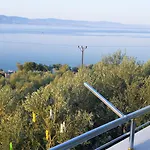 Assos Nazan Restoran Sokakagzi