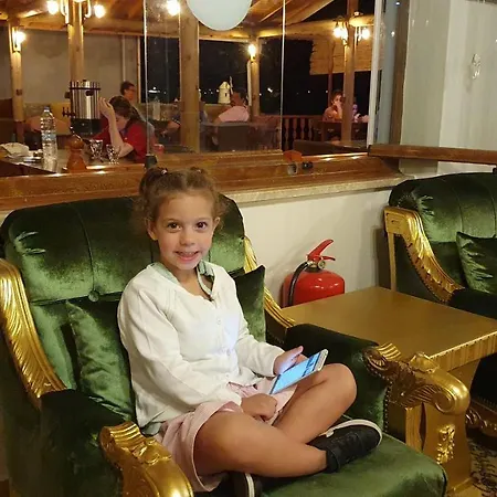 Assos Nazan Restoran מוטל 2*