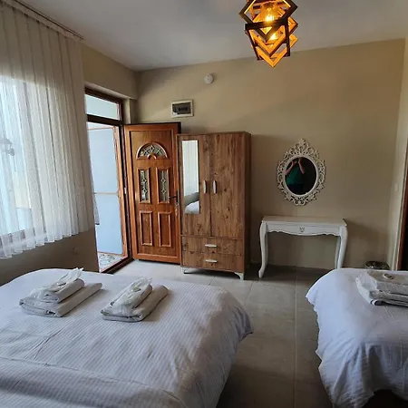 Assos Nazan Restoran Sokakagzi