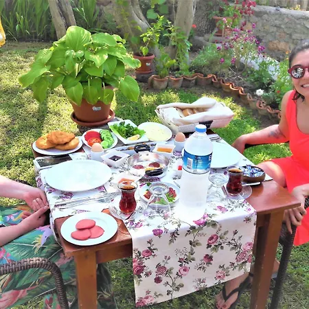 Motel Assos Nazan Restoran Sokakağzı