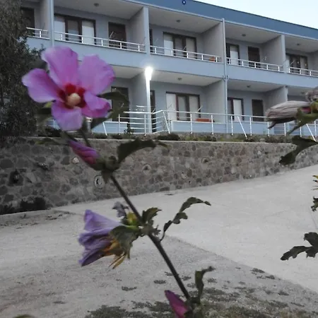 Assos Nazan Restoran Motel 2*